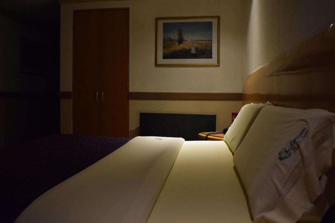 Hotel & Suites La Marquesa 托卢卡 外观 照片